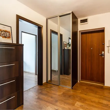 Citystay Legnicka Апартаменты Вроцлав