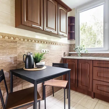 Citystay Legnicka Апартаменты *